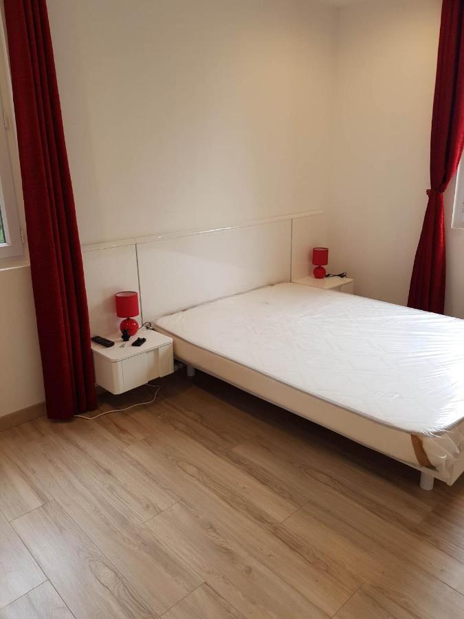 05 - Tres Joli 3 Pieces Neuf 2 Chambres, Logement Tout Equipe Pour 1 A 4 Personnes Maximum, Vue Sur Jardin Avec Parking Privatif, Grand Fourgon Possible, Tout Le Linge De Maison Est Fourni Annesse-et-Beaulieu Kültér fotó