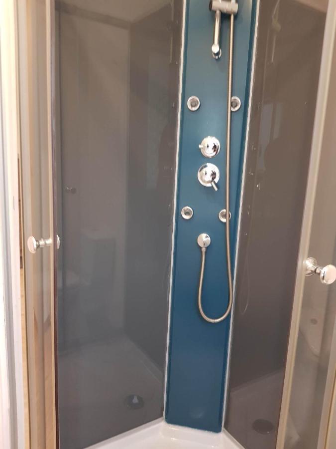 05 - Tres Joli 3 Pieces Neuf 2 Chambres, Logement Tout Equipe Pour 1 A 4 Personnes Maximum, Vue Sur Jardin Avec Parking Privatif, Grand Fourgon Possible, Tout Le Linge De Maison Est Fourni Annesse-et-Beaulieu Kültér fotó